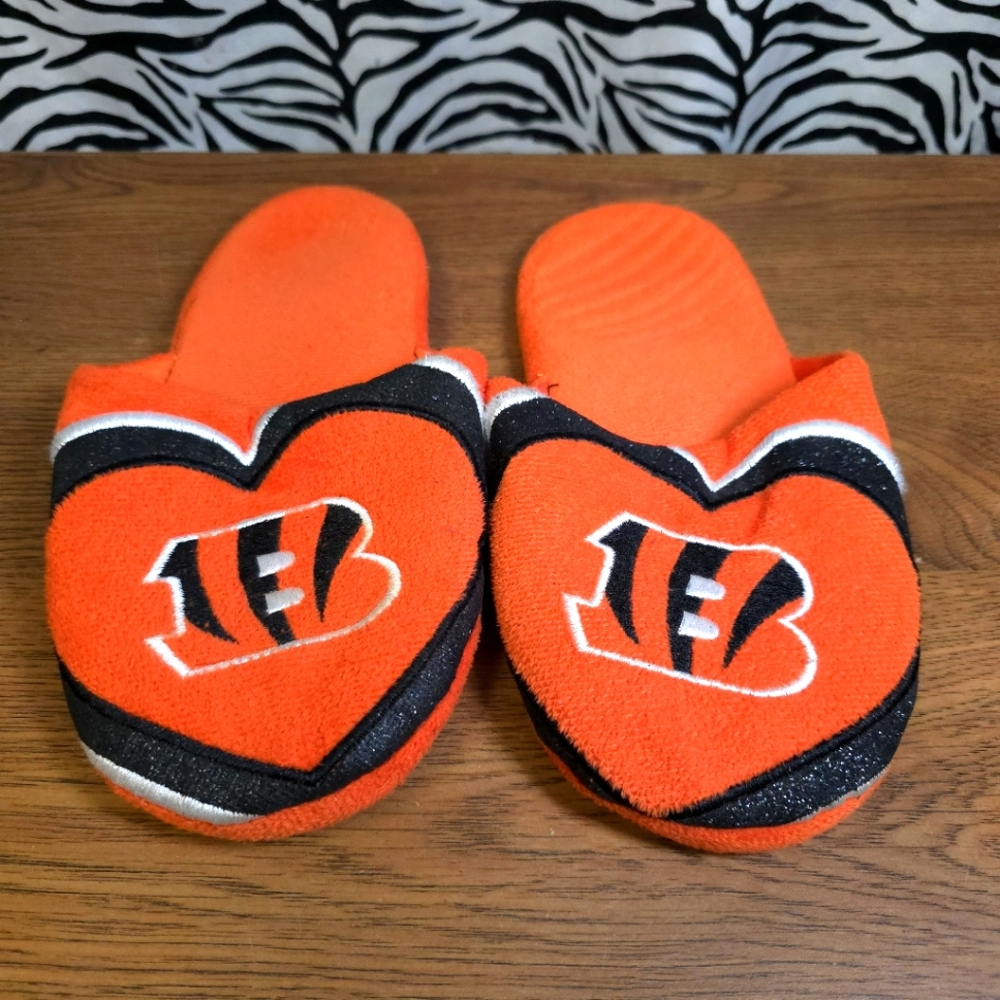 EXP×2 0424 Thrifted Womens Medium 7/8 Cincinnati Bengals Slippers GWOSLOO.46